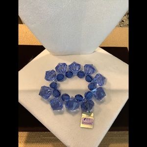 😊Acrylic bracelet for those young ladies attending homecoming or prom in Spring